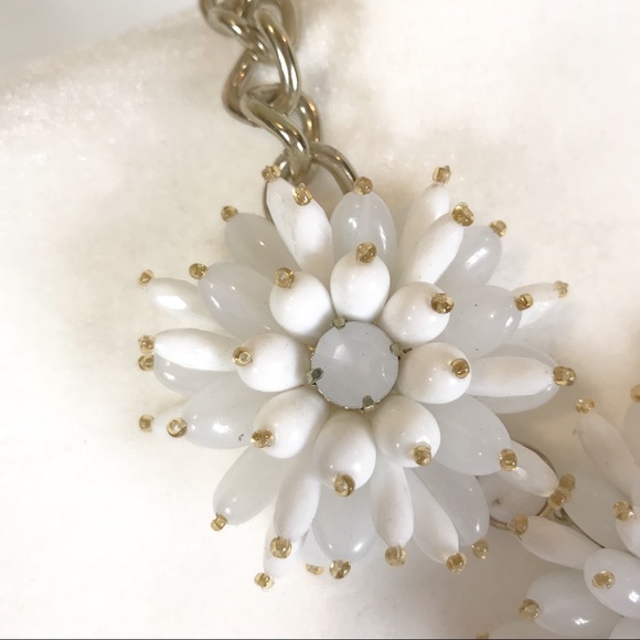Banana Republic Beaded Flower Necklace - Beautiful statement piece! - Picture 2 of 8